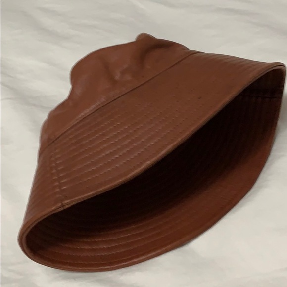 BANANA REPUBLIC Genuine Leather Hat - Picture 5 of 6
